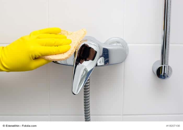 Duschkabine reinigen – Anleitung und Tipps gegen Kalk und Flecken