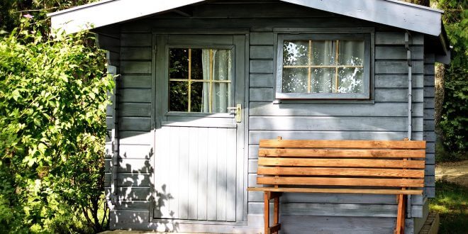 Gartenhaus mit Wellblech eindecken Darauf müssen Sie achten